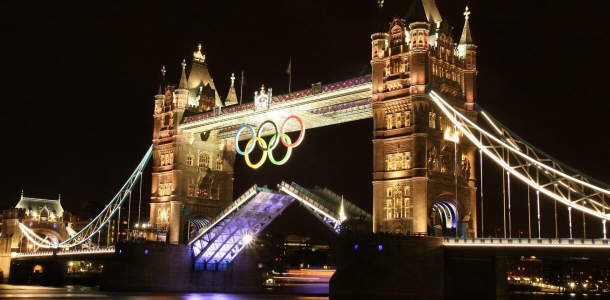 I cerchi olimpici sul Tower Bridge