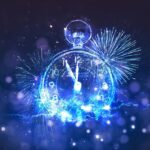 Orologio che segna pochi minuti a mezzanotte