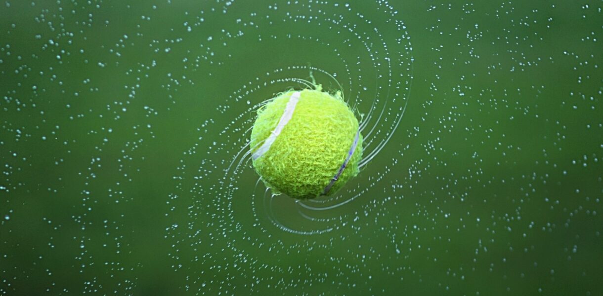 Una pallina da tennis