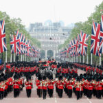 Le Foot Guards della Household Division sfilano durante il Trooping the Colour